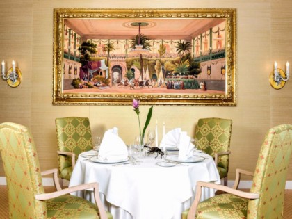 照片: Caroussel im Buelow Palais