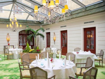 照片: Caroussel im Buelow Palais