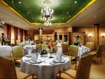照片: Caroussel im Buelow Palais